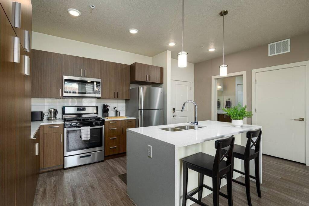 Апартаменти Modern 1B Downtown Slc With Wfh Setup, Gym, Fast Wi-Fi, Pool Солт-Лейк-Сіті Екстер'єр фото