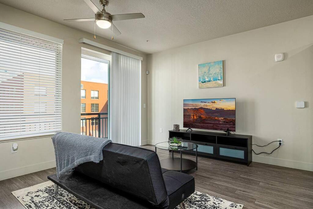 Апартаменти Modern 1B Downtown Slc With Wfh Setup, Gym, Fast Wi-Fi, Pool Солт-Лейк-Сіті Екстер'єр фото