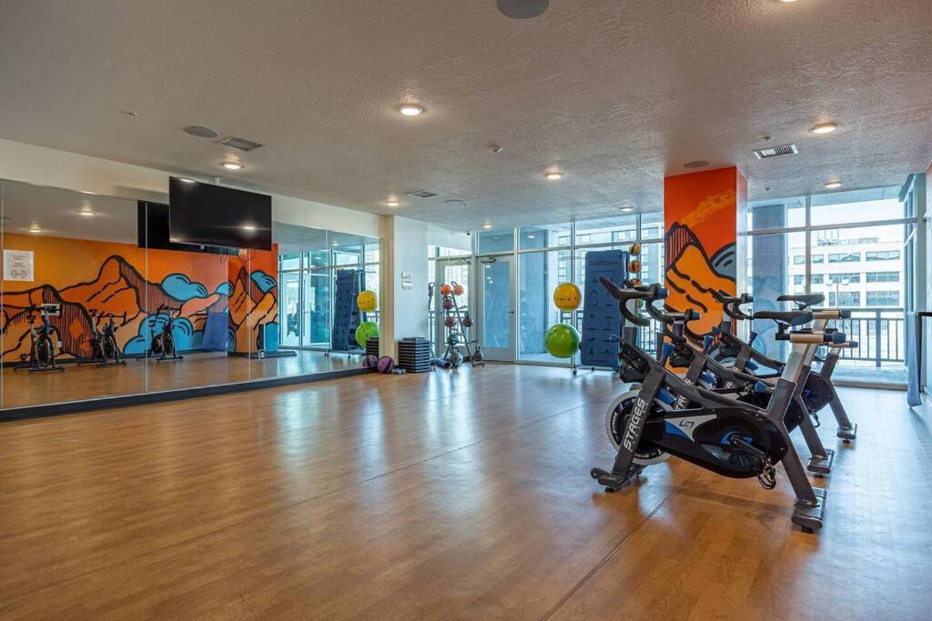 Апартаменти Modern 1B Downtown Slc With Wfh Setup, Gym, Fast Wi-Fi, Pool Солт-Лейк-Сіті Екстер'єр фото