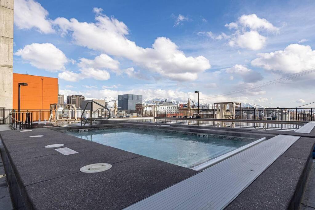 Апартаменти Modern 1B Downtown Slc With Wfh Setup, Gym, Fast Wi-Fi, Pool Солт-Лейк-Сіті Екстер'єр фото