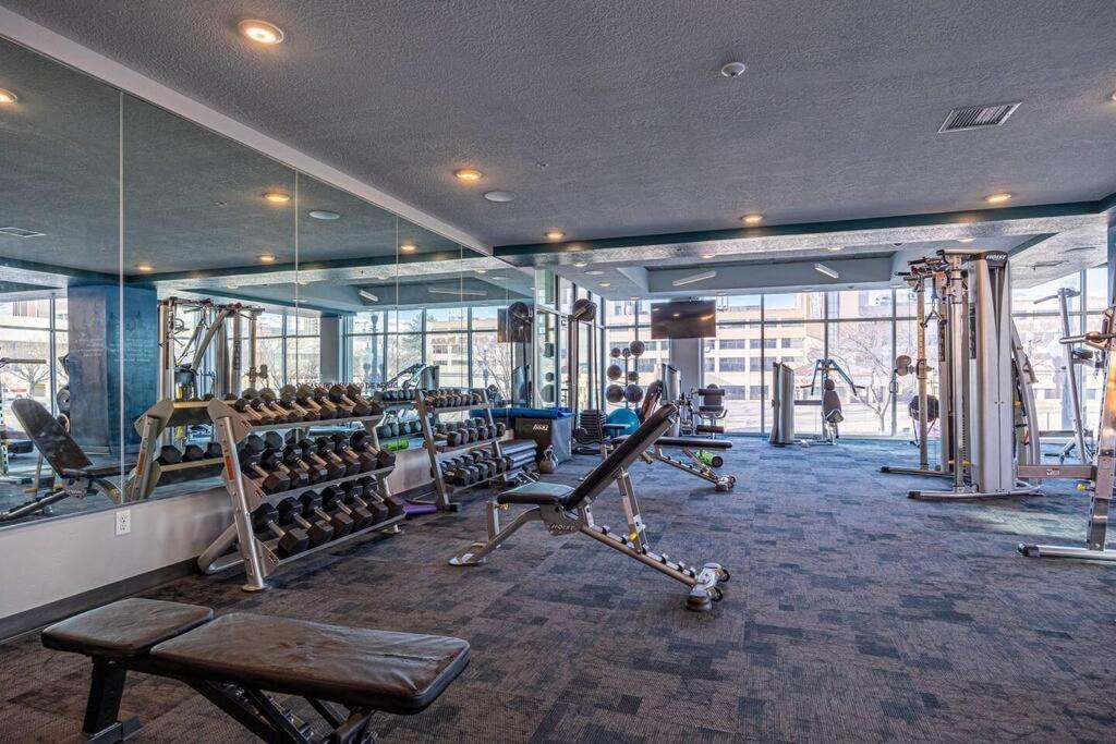 Апартаменти Modern 1B Downtown Slc With Wfh Setup, Gym, Fast Wi-Fi, Pool Солт-Лейк-Сіті Екстер'єр фото